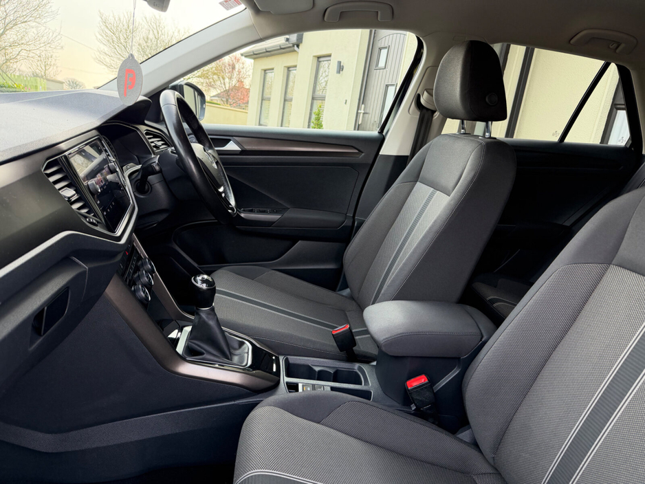 2018 Volkswagen T-Roc - image 16