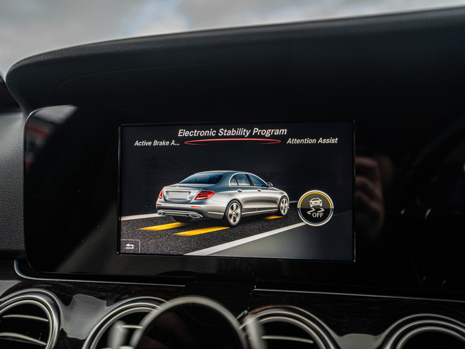 2016 Mercedes-Benz E Class - image 31