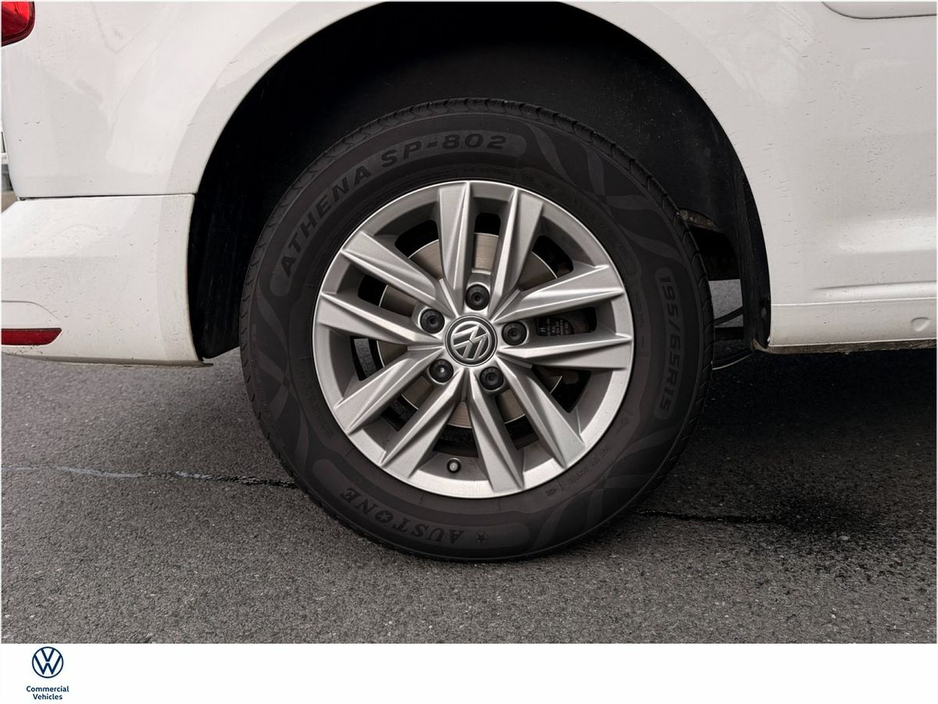 2019 Volkswagen Caddy - image 8