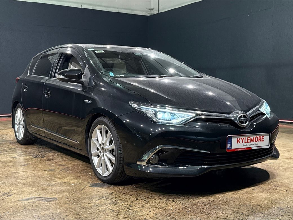 2016 Toyota Auris - image 9