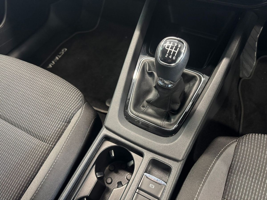 2024 Skoda Octavia - image 10