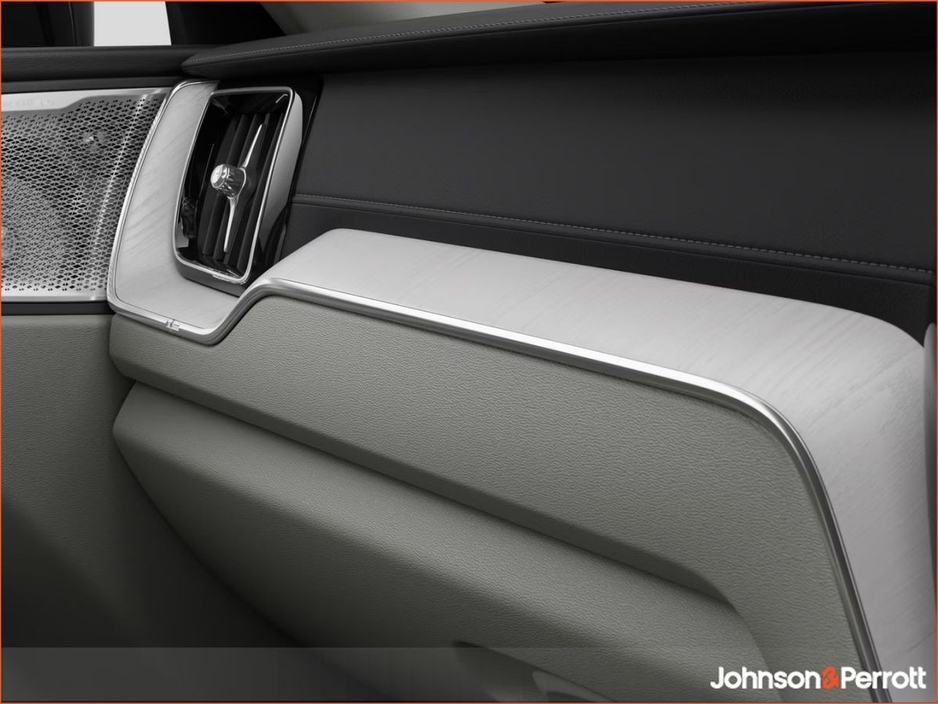 2026 Volvo XC60 T6 350 AWD PHEV Ultra Bright - Onyx Black Metallic €85,295