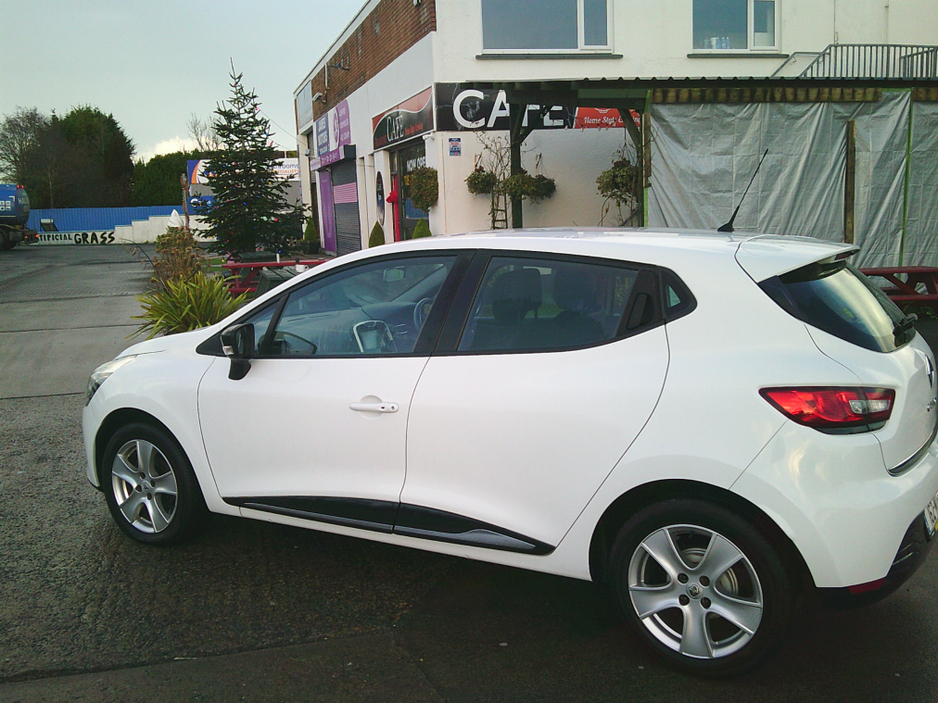 2016 Renault Clio NEW NCT 2028, DYNAMIQUE SAT./NAV., €270 TAX , LOW KMS. S./HISTORY. €8,999