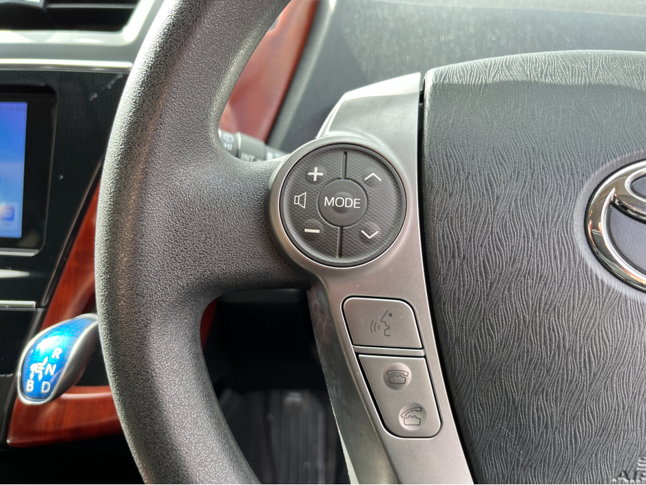 2016 Toyota Prius Alpha - image 22