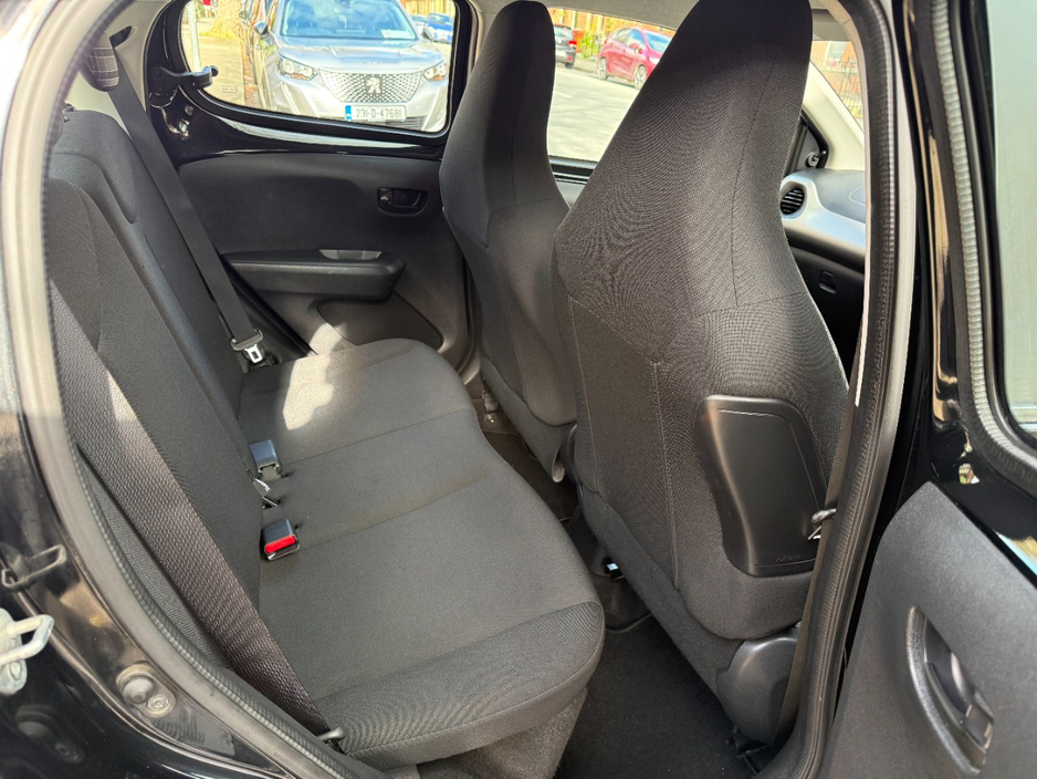 2017 Peugeot 108 - image 14