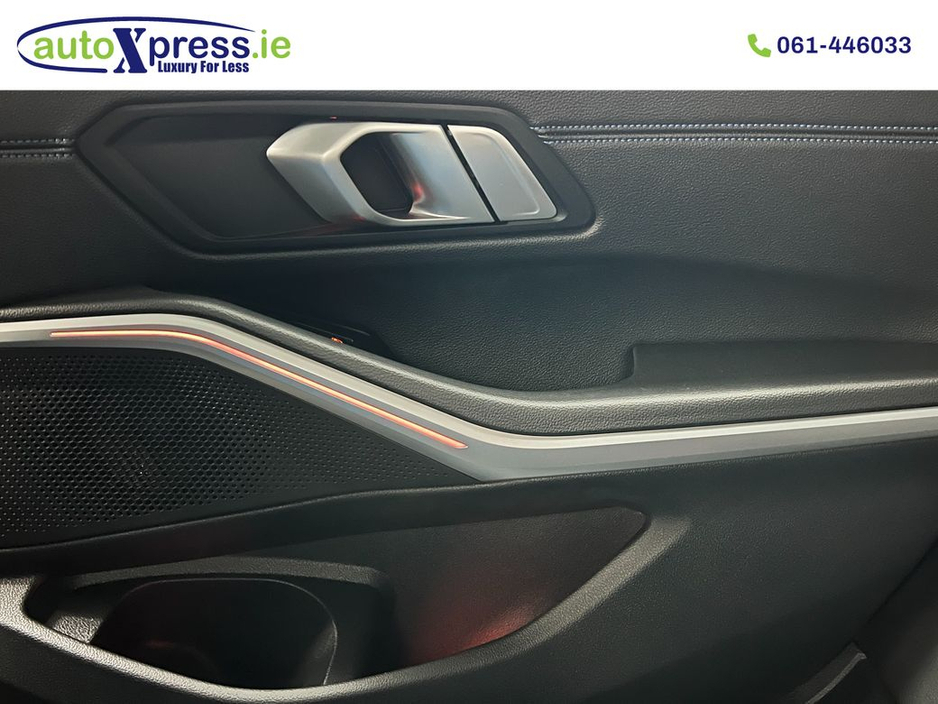 2020 BMW 3 Series - image 26