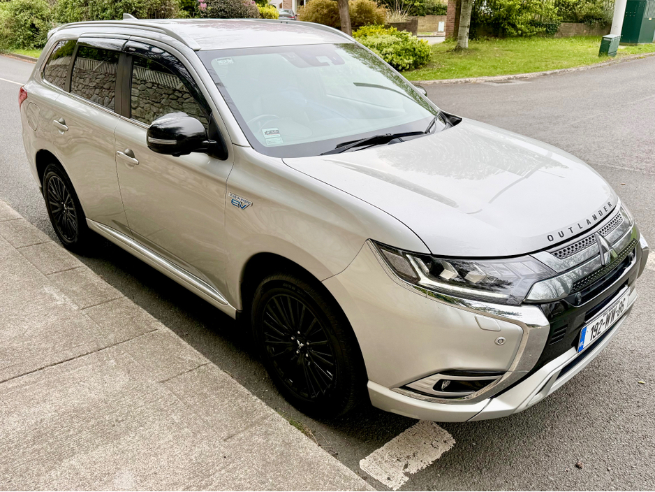 2019 Mitsubishi Outlander - image 16