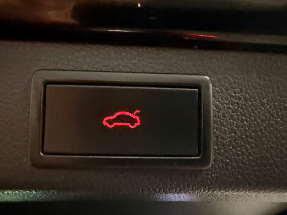 2022 Skoda Superb - image 29