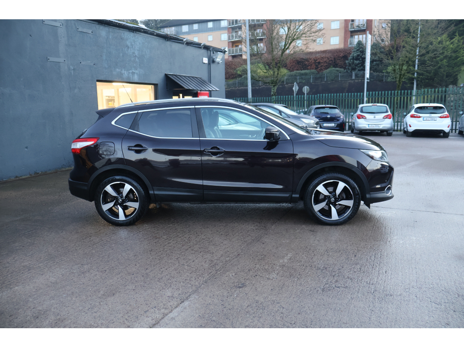 2017 Nissan Qashqai N-VISION 360 Huge Spec New Timing Belt Exceptional Condition! €13,995