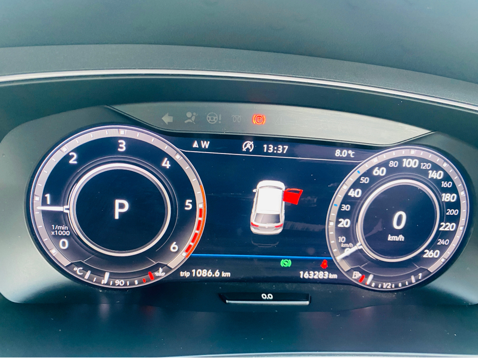 2018 Volkswagen Tiguan R-LINE  2.0 TDI 150HP D7F 5DR €25,995