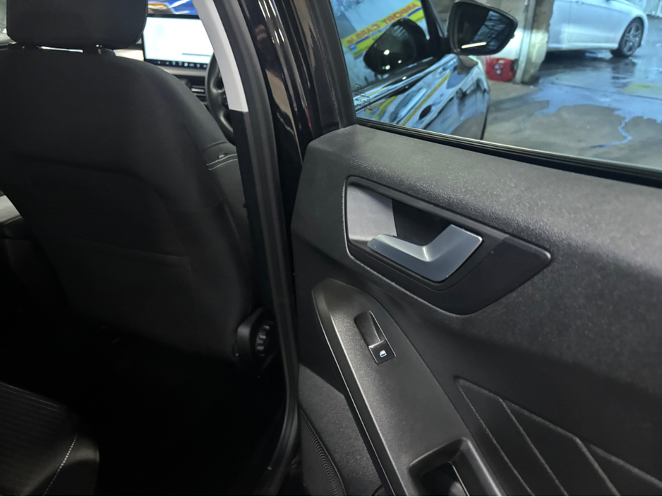 2023 Ford Focus TITANIUM 1.0T 125 M6 4DR €20,399