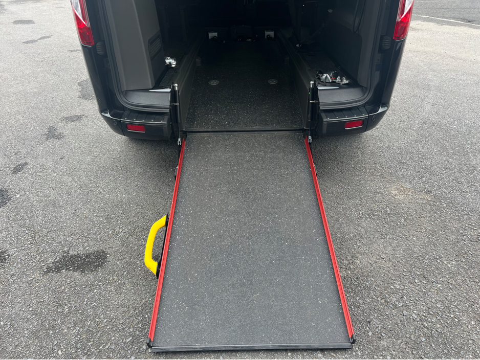 2022 Ford Tourneo - image 10