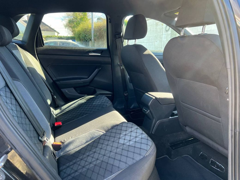 2023 Volkswagen Polo - image 6