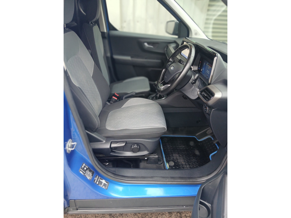 2025 Ford Transit - image 16