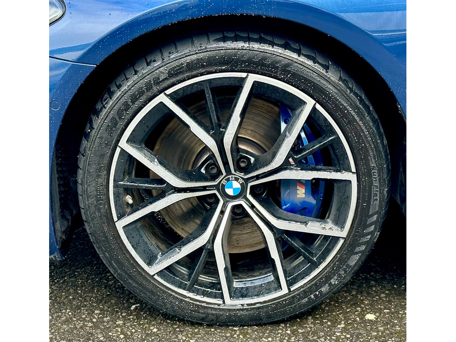 2022 BMW 5 Series - image 17