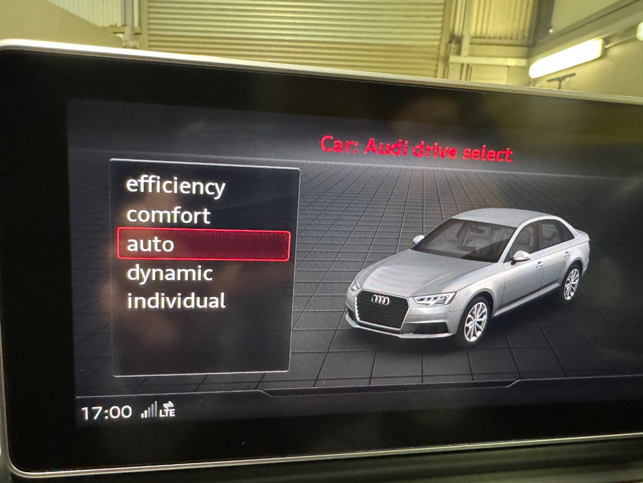 2016 Audi A4 - image 19