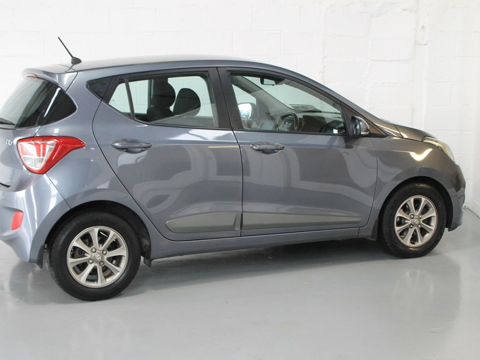2015 Hyundai i10 - image 5