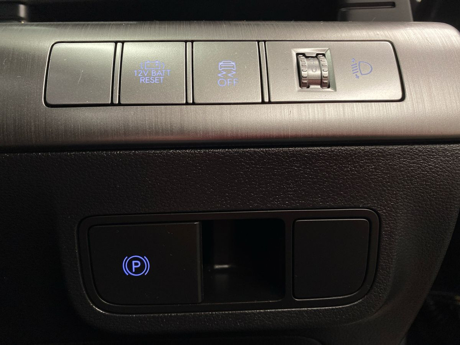 2023 Hyundai Kona - image 18