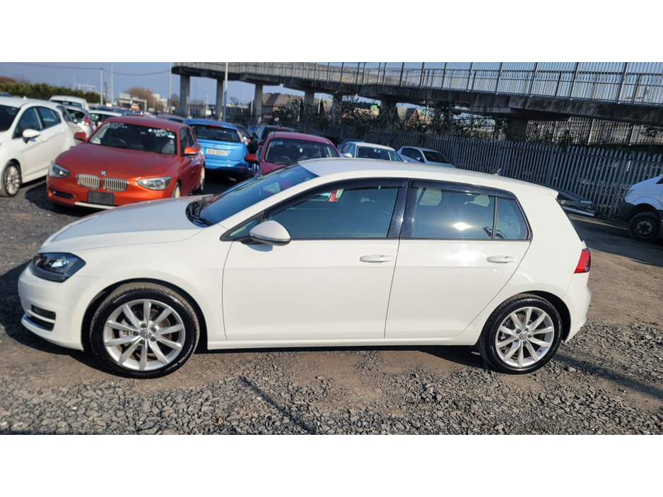 2014 Volkswagen Golf - image 7