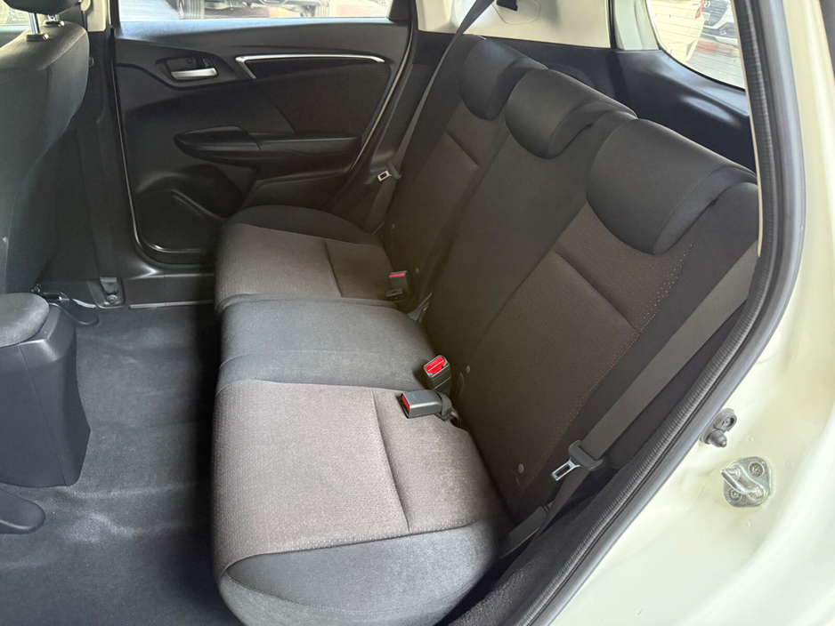 2015 Honda Fit - image 20