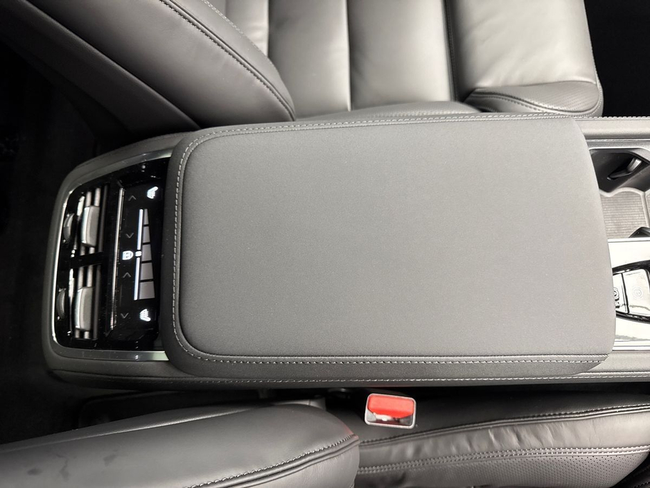 2026 Volvo XC90 - image 15