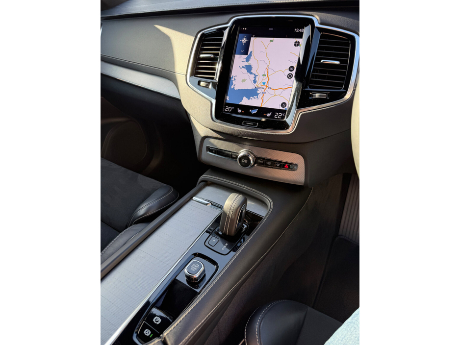 2022 Volvo XC90 PHEV T8 (390hp) R-Design AWD €56,900