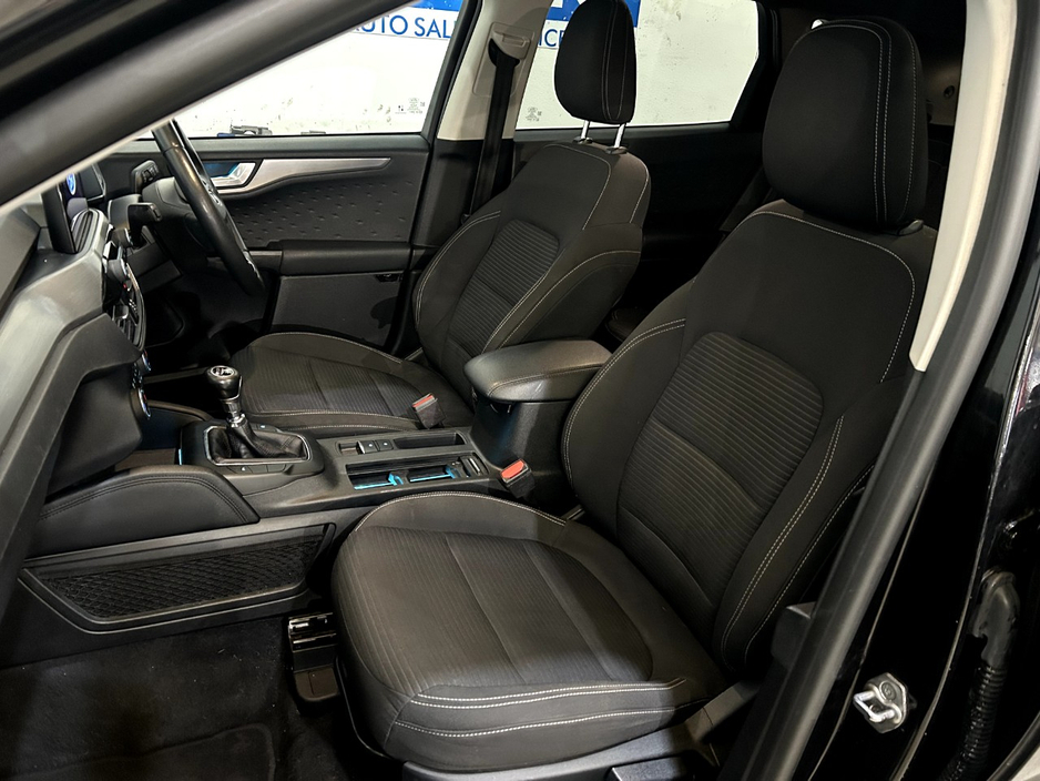 2020 Ford Kuga - image 8