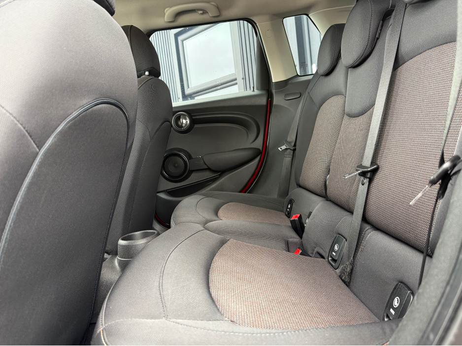 2017 MINI Cooper Black Ed 1.5P €15,750