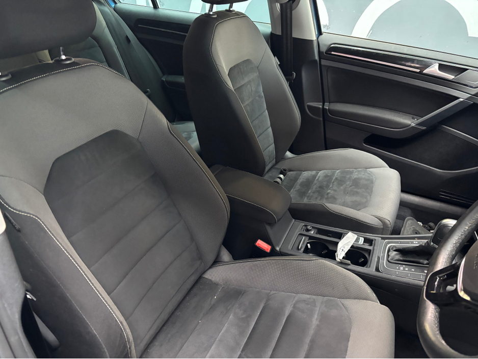 2017 Volkswagen Golf - image 8