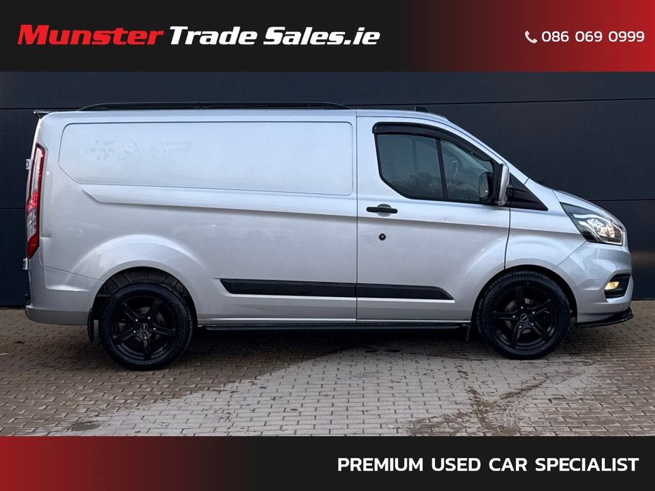 2023 Ford Transit Custom - image 3