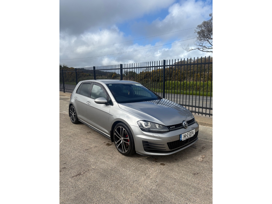 2014 Volkswagen Golf - image 14