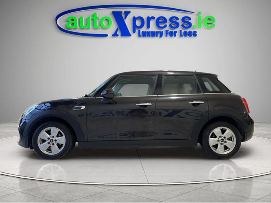 2016 MINI Cooper 1.2 Automatic, Reversing camera €13,895