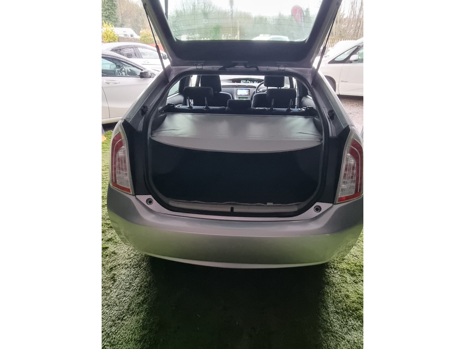 2014 Toyota Prius - image 10