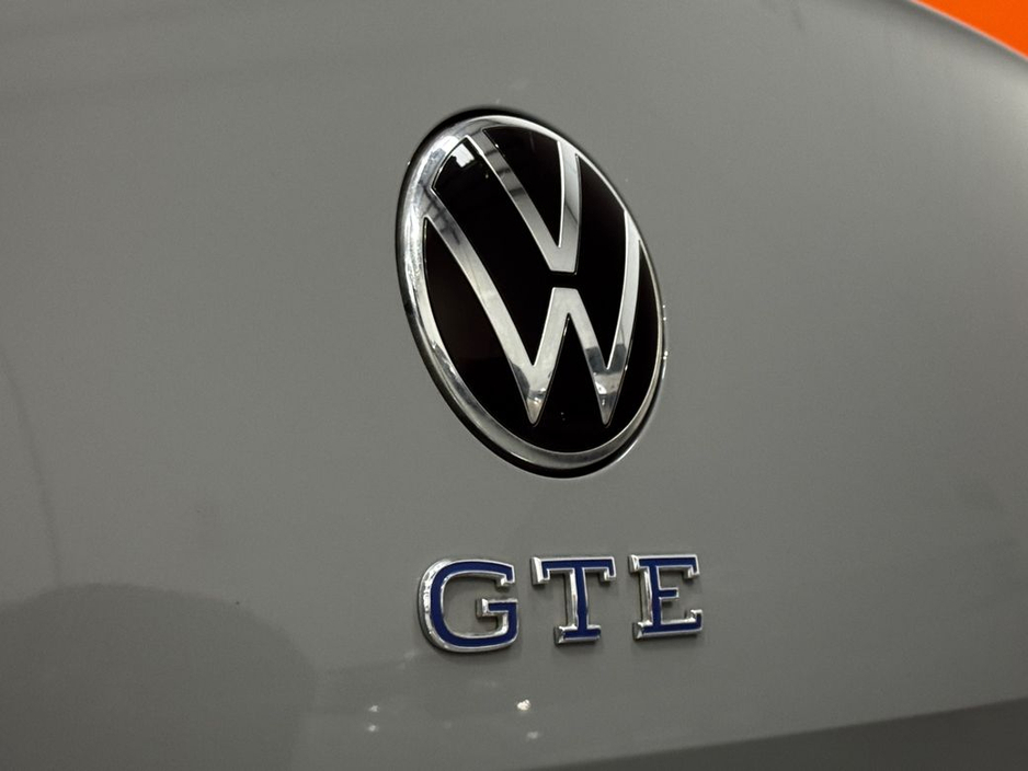 2021 Volkswagen Passat - image 6