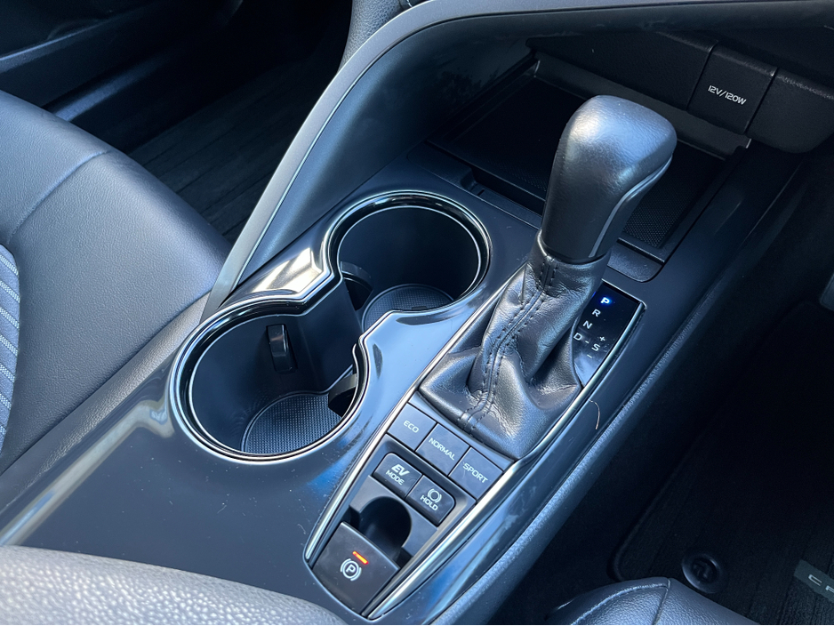 2019 Toyota Camry WS HYBRID AUTOMATIC 2.5 PETROL //HALF LEATHER SEATS//ELECTRIC DRIVERS SEAT//KEYLESS ENTRY//ADAPTIVE CRUISE CONTROL//REVERSE CAMERA// €25,950