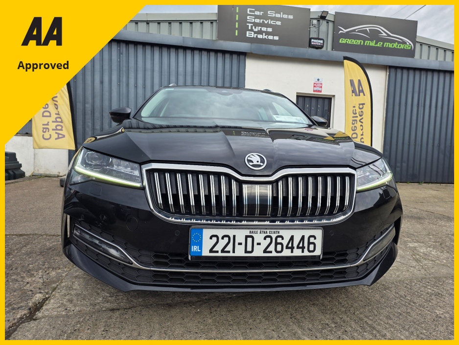 2022 Skoda Superb - image 2