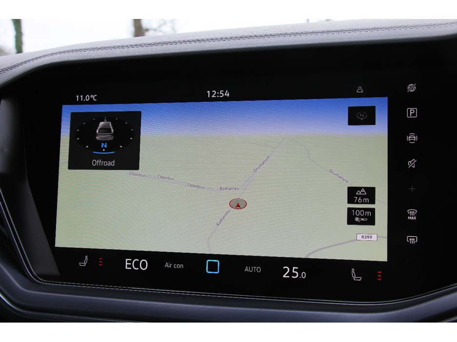 2025 Volkswagen Touareg - image 26