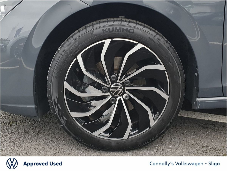 2024 Volkswagen Golf - image 9