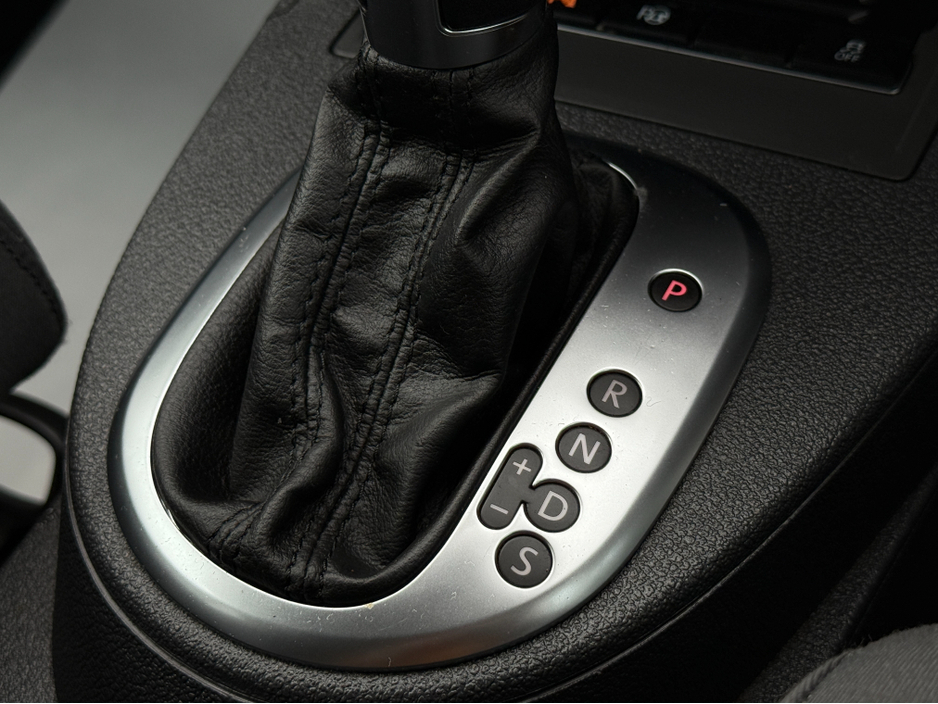 2015 Volkswagen Touran ( 152 REG ) HIGHLINE EDITION 7 SEATER * ALCANTARA SEATS * REVERSING CAMERA * SIMI DEALER - SPECIALISING IN IMPORTS OF JAP AUTOMATIC HI SPEC BLUEMOTION // LARGE TOUCH SCREEN // €15,450