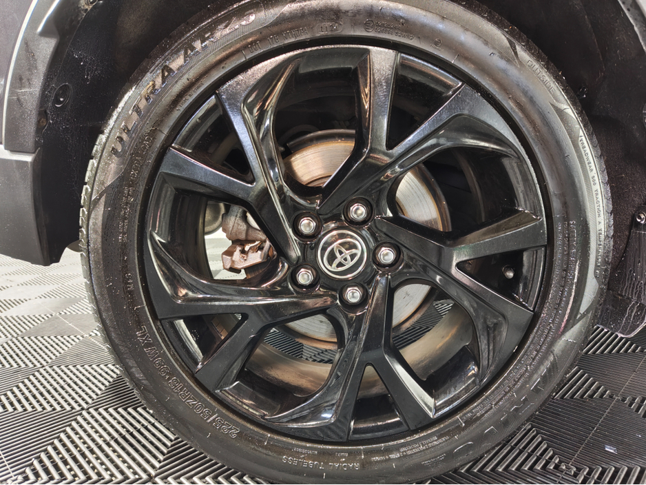 2021 Toyota C-HR - image 9