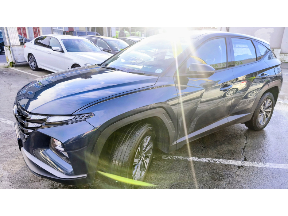 2022 Hyundai Tucson - image 3