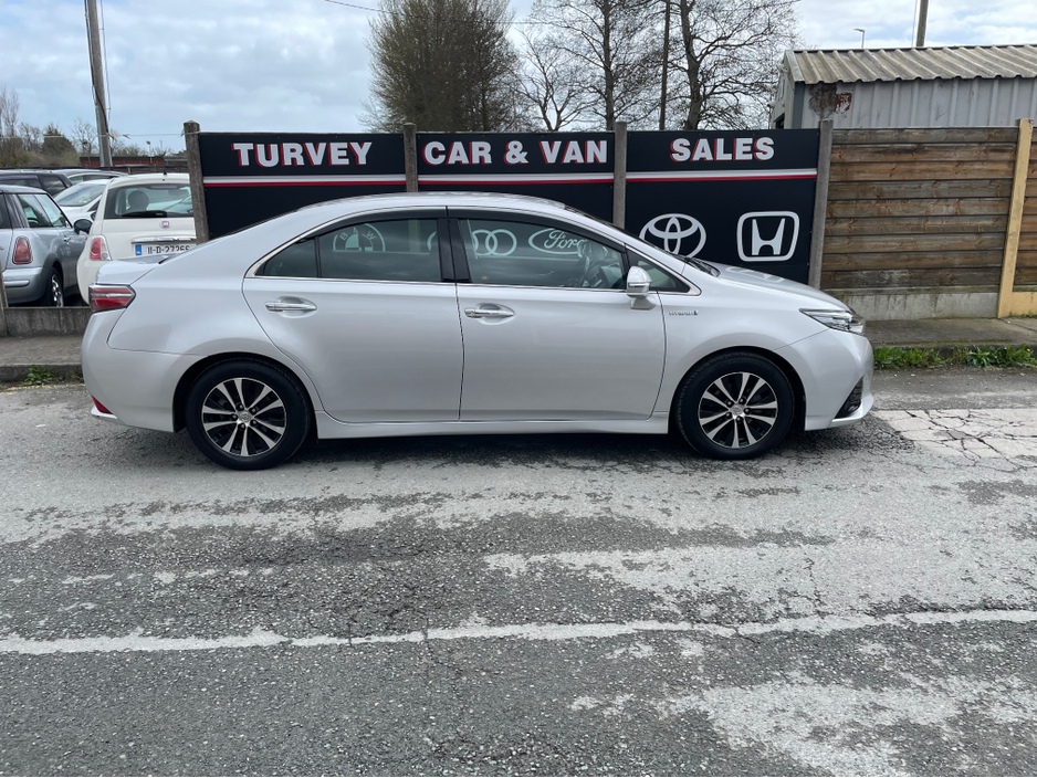 2013 Toyota Sai - image 3