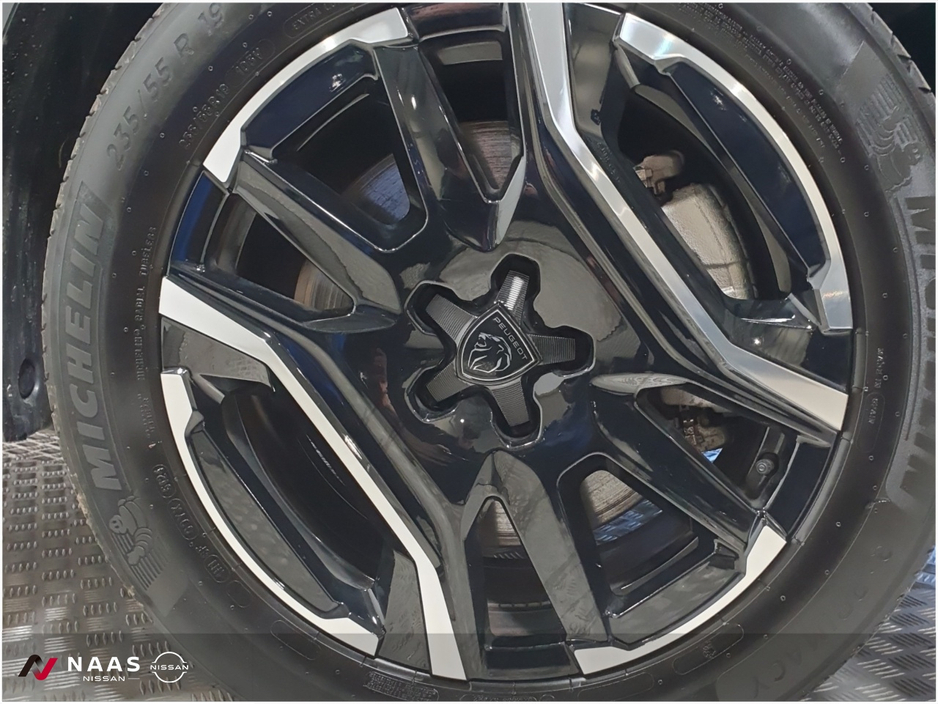 2025 Peugeot 3008 GT EV €36,945