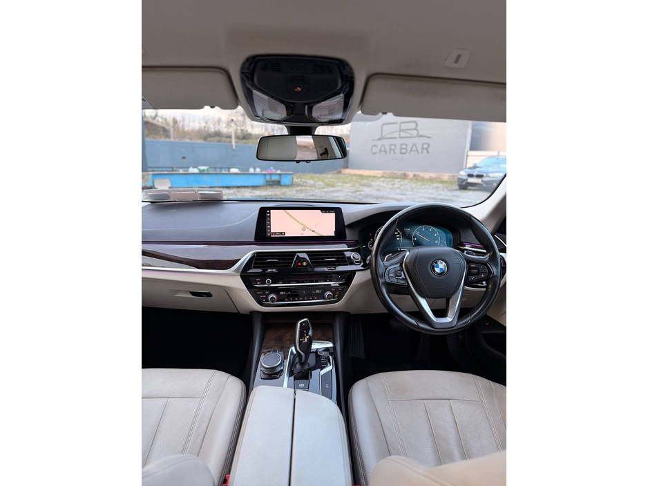 2019 BMW 5 Series - image 27