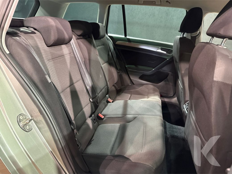 2017 Volkswagen Golf - image 13