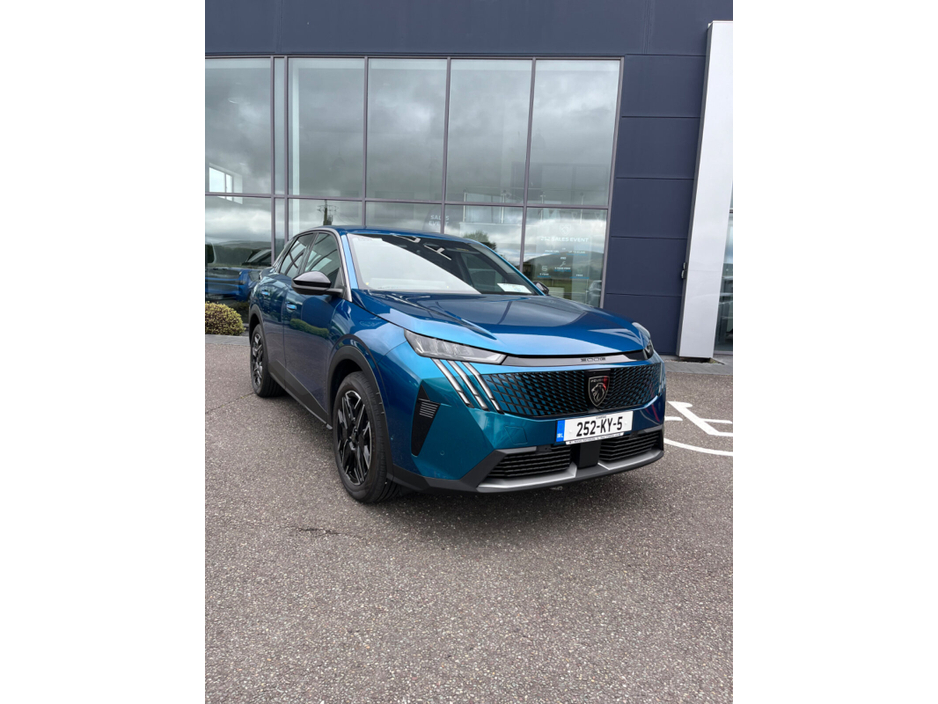 2025 Peugeot 3008 1.2 MHEV 145bhp eDCS6 Allure €43,950