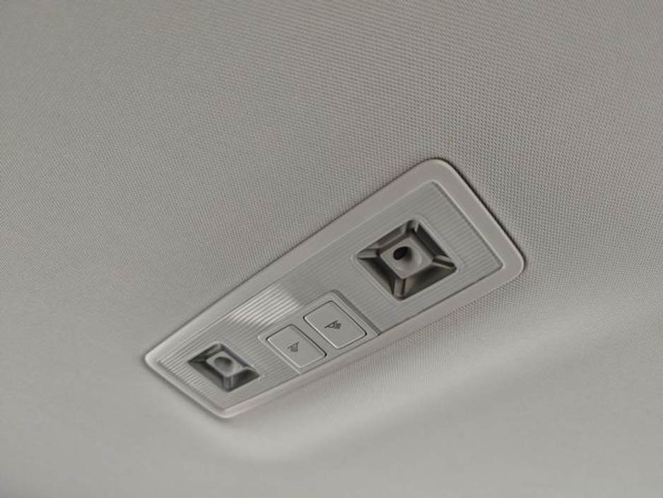 2018 Volkswagen Golf - image 17