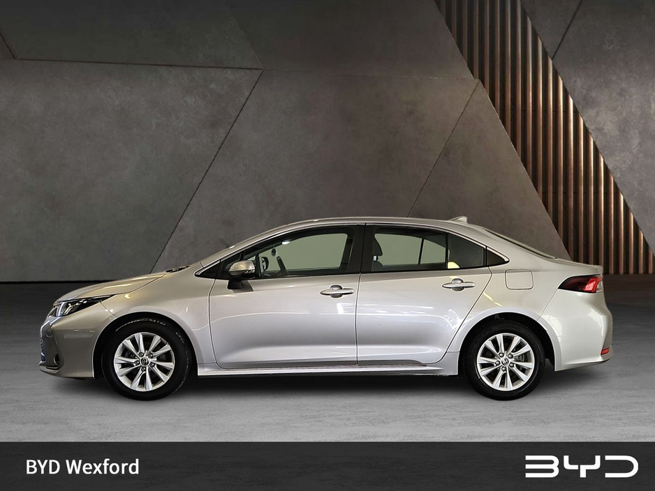 2023 Toyota Corolla - image 4