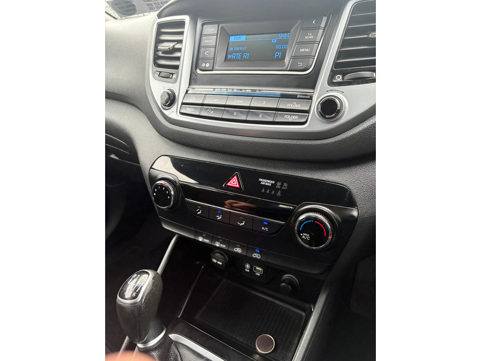 2017 Hyundai Tucson - image 9