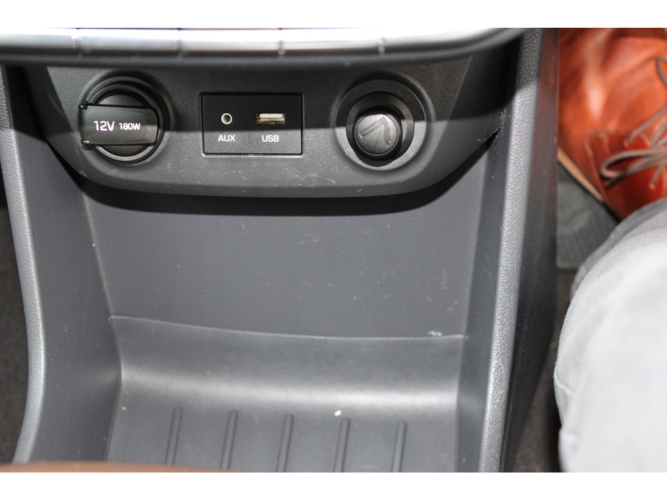 2017 Hyundai Ioniq - image 18